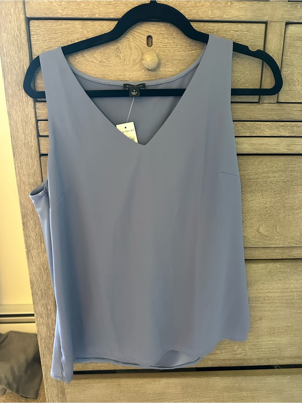 Ann Taylor Lavender V-Neck Sleeveless Camisole